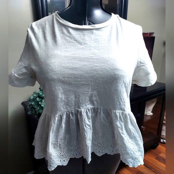 Tops - Womens Peplum Top - High - Low length